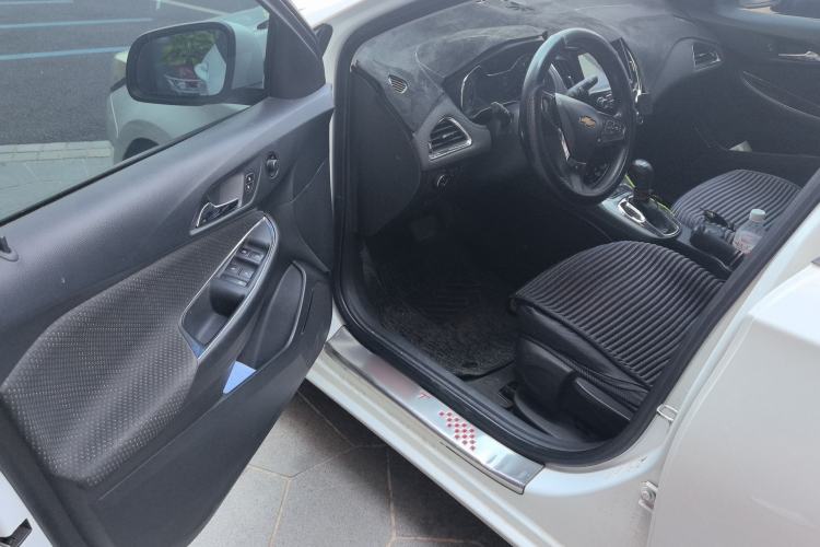 Used Chevrolet Cruze 2016 1.5L Automatic Luxury Edition Driver Seat