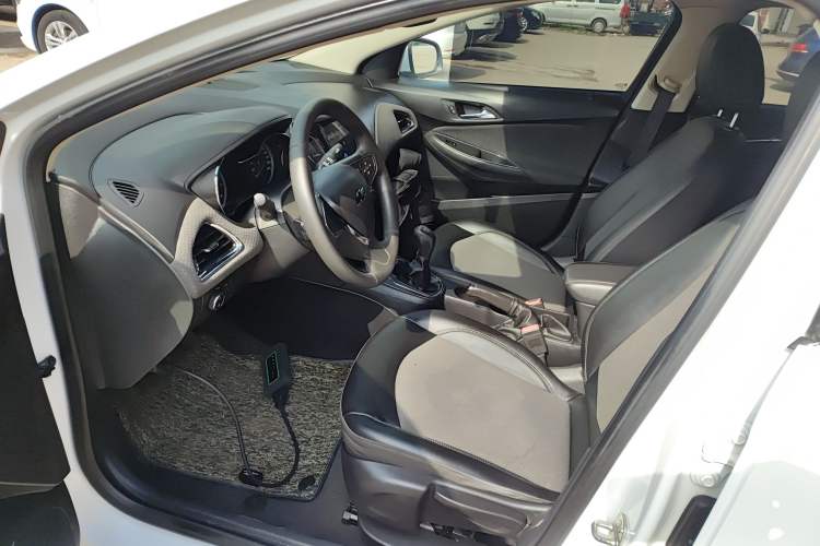 Used Chevrolet Cruze 2016 1.5L Manual Elite Edition Driver Seat