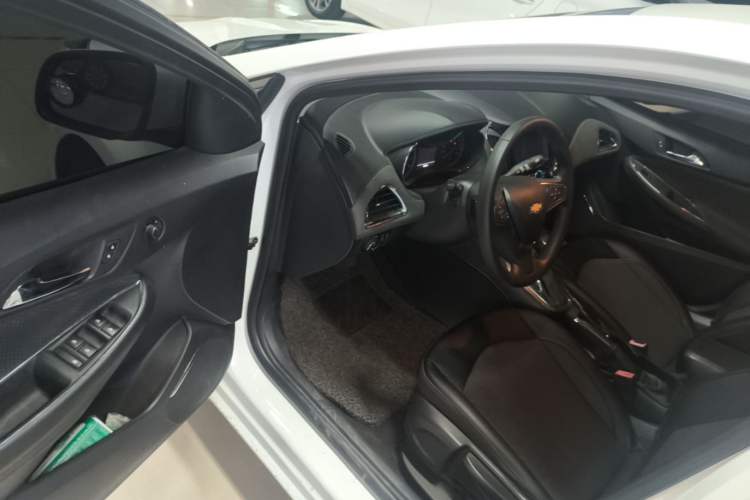Used Chevrolet Cruze 2016 1.5L Automatic Luxury Edition Driver Seat