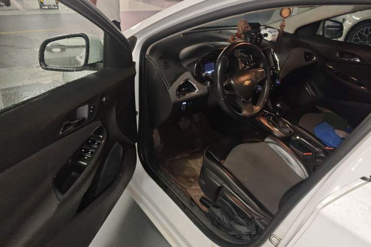 Used Chevrolet Cruze 2016 1.5L Automatic Luxury Edition Driver Seat