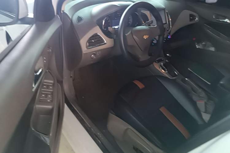 Used Chevrolet Cruze 2016 1.5L Automatic Stylish Sunroof Version Driver Seat