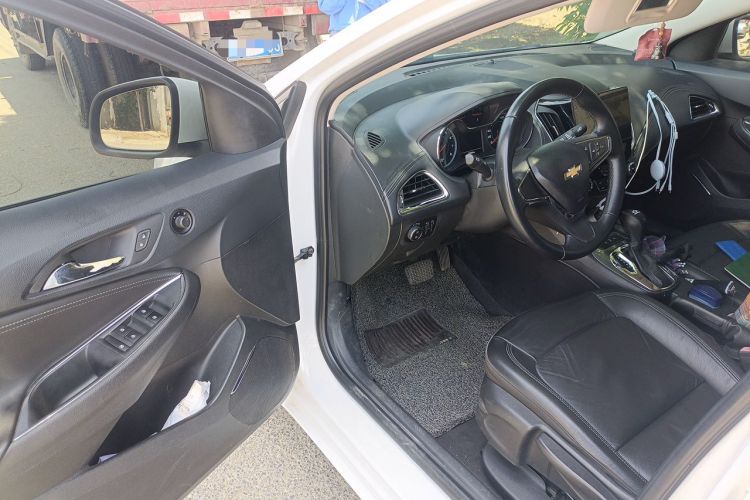 Used Chevrolet Cruze 2016 1.4T DCG Luxury Edition Driver Seat
