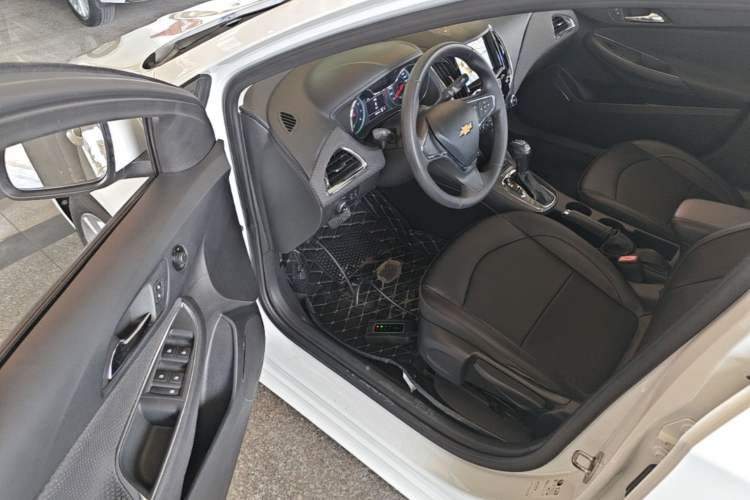 Used Chevrolet Cruze 2016 1.5L Automatic Luxury Edition Driver Seat