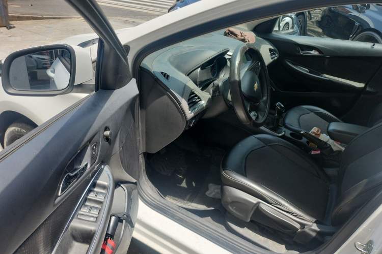 Used Chevrolet Cruze 2016 1.5L Manual Elite Edition Driver Seat