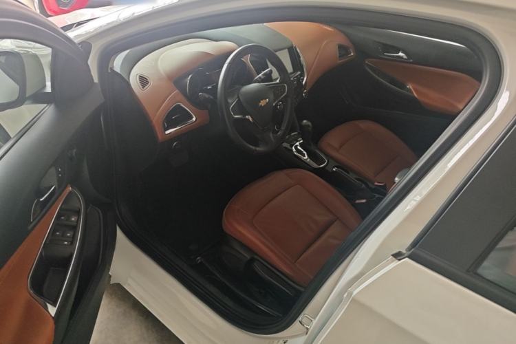 Used Chevrolet Cruze 2016 1.4T DCG Luxury Edition Driver Seat