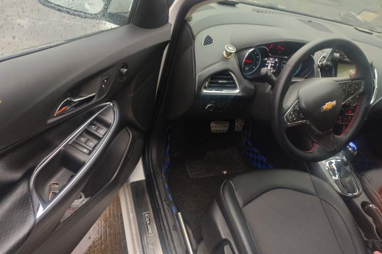 Used Chevrolet Cruze 2016 1.5L Automatic Luxury Edition Driver Seat