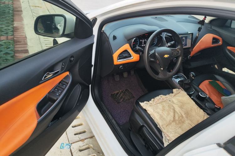 Used Chevrolet Cruze 2016 1.5L Manual Elite Edition Driver Seat