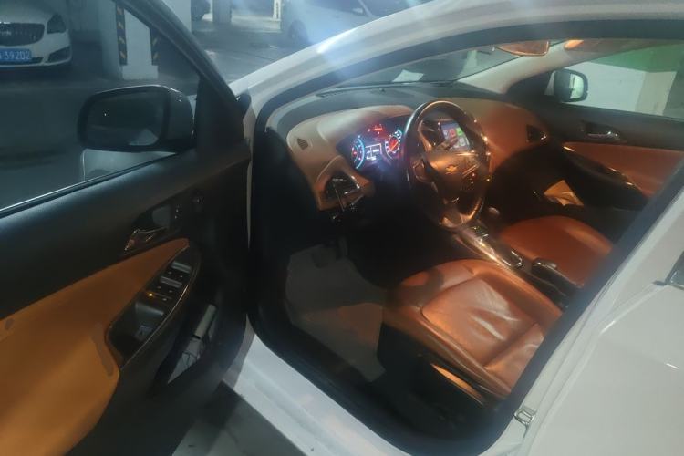 Used Chevrolet Cruze 2016 1.4T DCG Luxury Edition Driver Seat
