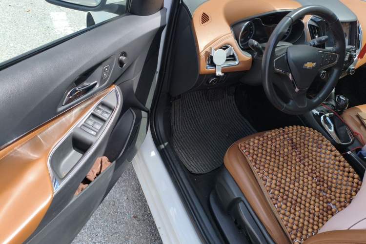 Used Chevrolet Cruze 2016 1.4T DCG Luxury Edition Driver Seat