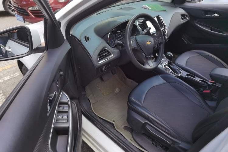 Used Chevrolet Cruze 2016 1.5L Automatic Luxury Edition Driver Seat
