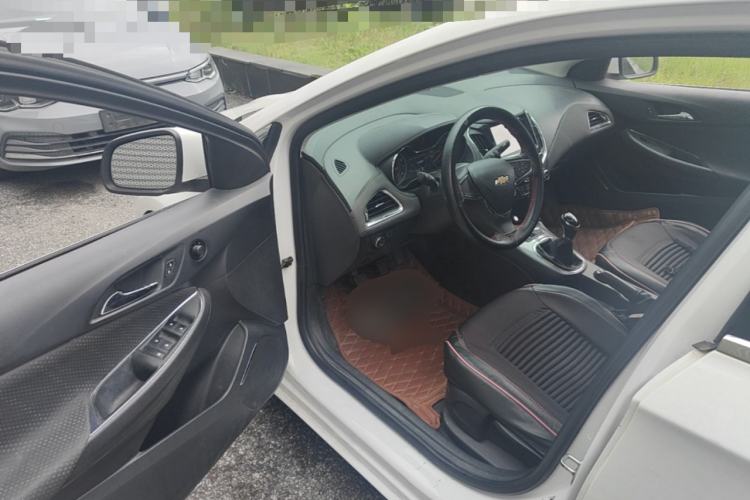Used Chevrolet Cruze 2016 1.5L Manual Elite Edition Driver Seat