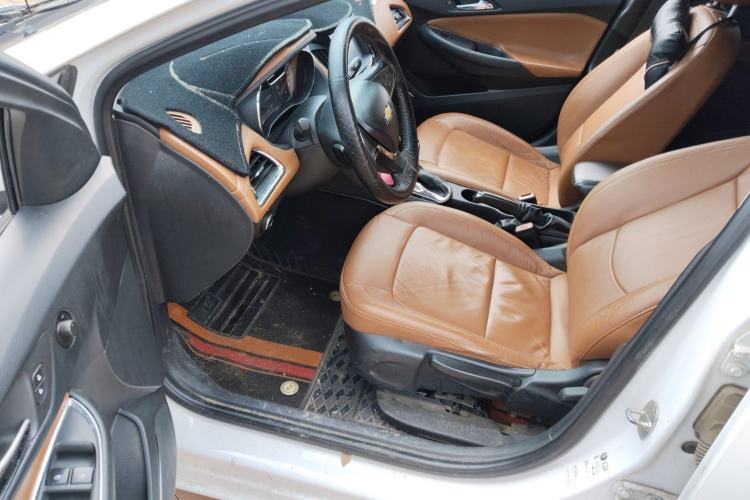 Used Chevrolet Cruze 2016 1.4T DCG Luxury Edition Driver Seat