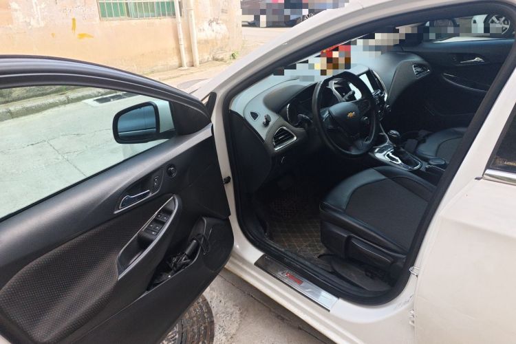 Used Chevrolet Cruze 2016 1.5L Automatic Luxury Edition Driver Seat