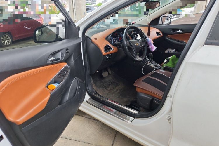 Used Chevrolet Cruze 2016 1.4T DCG Luxury Edition Driver Seat
