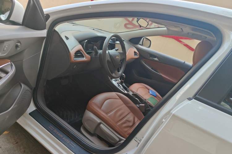 Used Chevrolet Cruze 2016 1.5L Automatic Stylish Sunroof Version Driver Seat