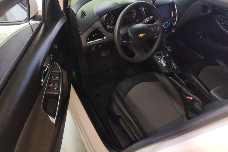 Used Chevrolet Cruze 2016 1.5L Automatic Luxury Edition Driver Seat