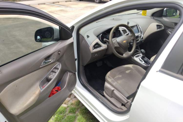 Used Chevrolet Cruze 2016 1.5L Automatic Stylish Sunroof Version Driver Seat