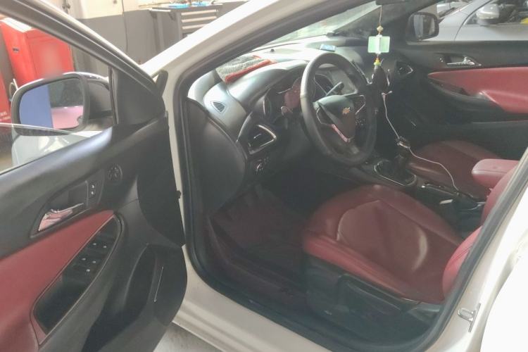 Used Chevrolet Cruze 2016 1.5L Manual Elite Edition Driver Seat