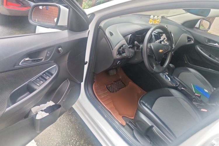 Used Chevrolet Cruze 2016 1.5L Automatic Luxury Edition Driver Seat