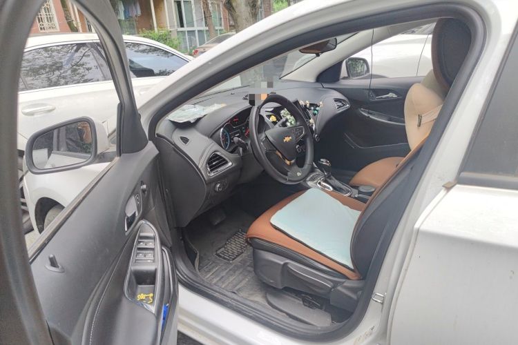 Used Chevrolet Cruze 2016 1.4T DCG Luxury Edition Driver Seat