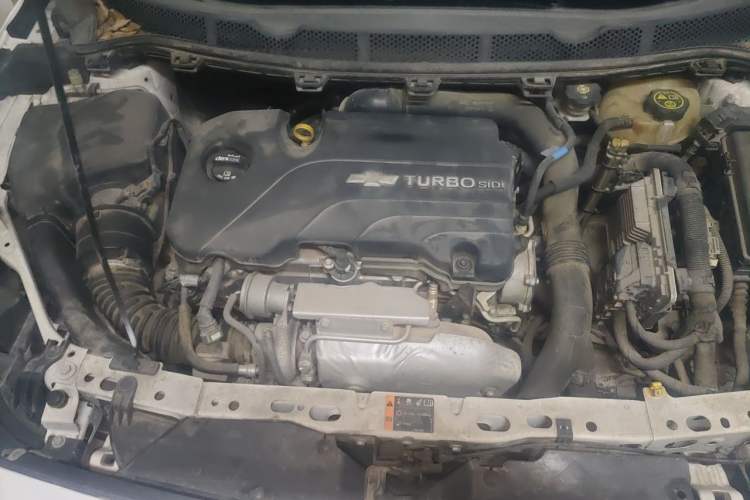 Used Chevrolet Cruze 2016 1.4T DCG Luxury Edition Engine Bay