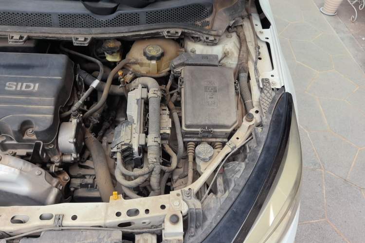 Used Chevrolet Cruze 2016 1.5L Automatic Luxury Edition Engine Bay Left