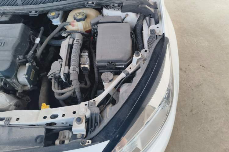 Used Chevrolet Cruze 2016 1.5L Manual Elite Edition Engine Bay Left