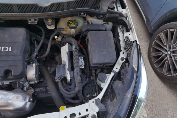 Used Chevrolet Cruze 2016 1.5L Automatic Luxury Edition Engine Bay Left
