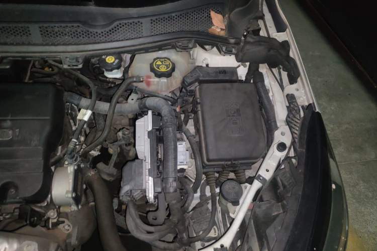 Used Chevrolet Cruze 2016 1.5L Manual Elite Edition Engine Bay Left