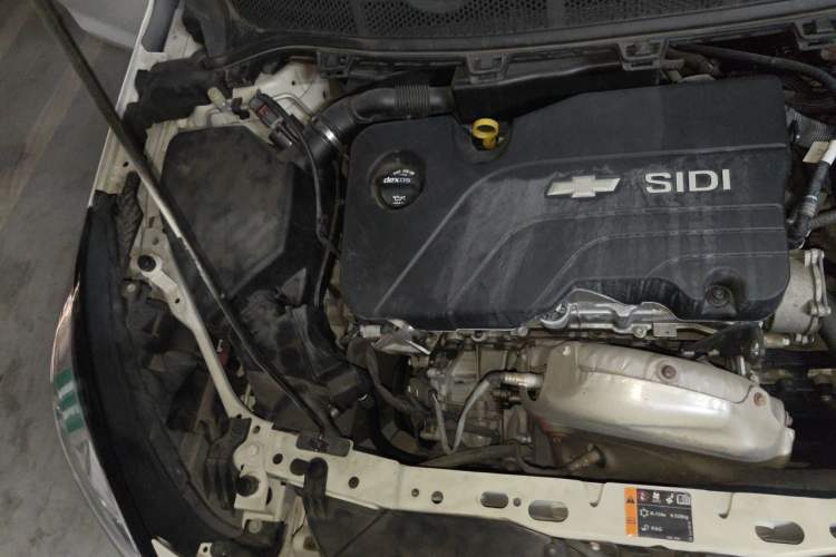 Used Chevrolet Cruze 2016 1.5L Automatic Luxury Edition Engine Bay Right