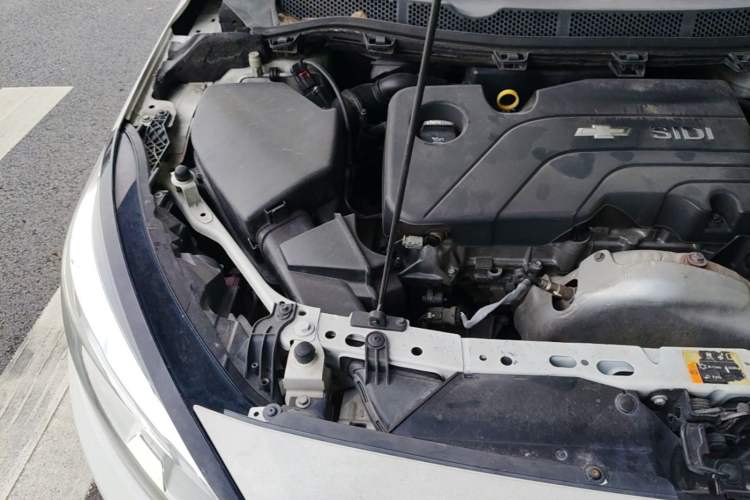 Used Chevrolet Cruze 2016 1.5L Automatic Luxury Edition Engine Bay Right