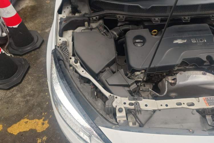 Used Chevrolet Cruze 2016 1.5L Automatic Luxury Edition Engine Bay Right