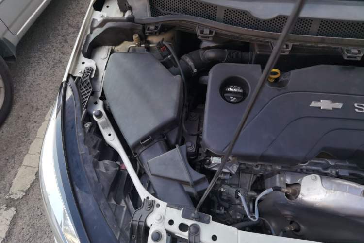 Used Chevrolet Cruze 2016 1.5L Automatic Luxury Edition Engine Bay Right