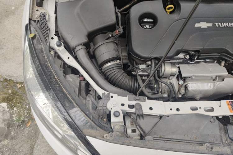 Used Chevrolet Cruze 2016 1.4T DCG Luxury Edition Engine Bay Right