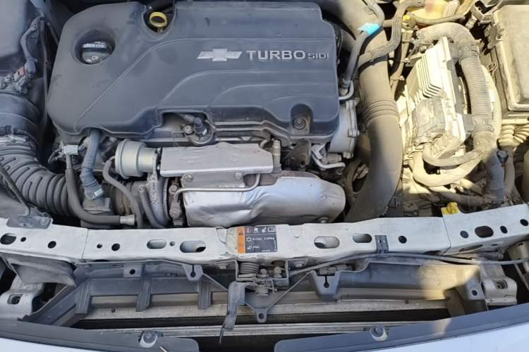 Used Chevrolet Cruze 2016 1.4T DCG Luxury Edition Engine Bay