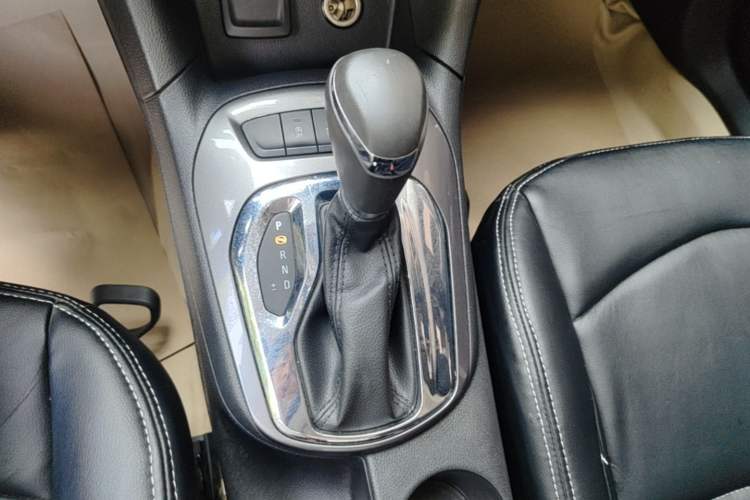 Used Chevrolet Cruze 2016 1.5L Automatic Luxury Edition Gear Lever