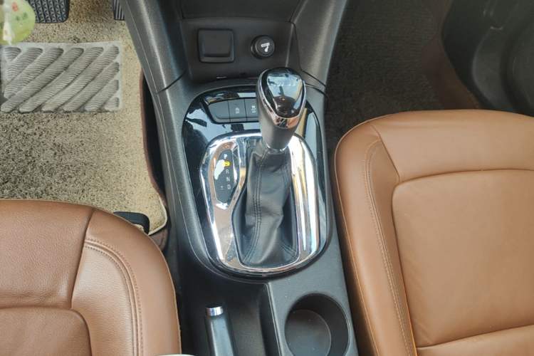 Used Chevrolet Cruze 2016 1.4T DCG Luxury Edition Gear Lever