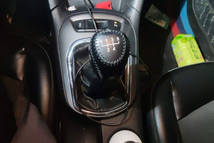 Used Chevrolet Cruze 2016 1.5L Manual Elite Edition Gear Lever