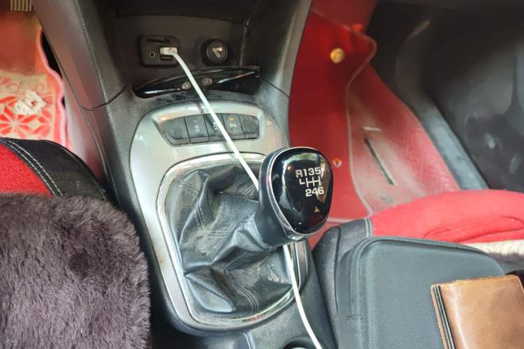Used Chevrolet Cruze 2016 1.5L Manual Elite Edition Gear Lever
