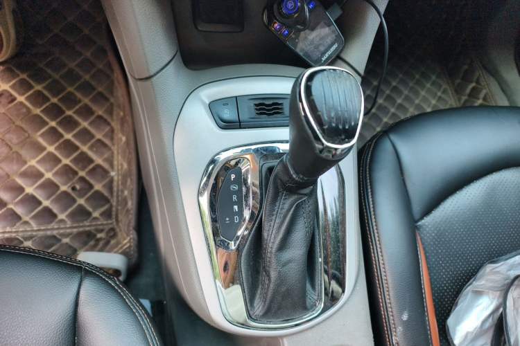 Used Chevrolet Cruze 2016 1.5L Automatic Stylish Sunroof Version Gear Lever