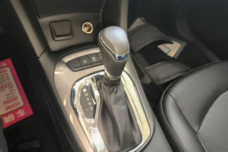 Used Chevrolet Cruze 2016 1.5L Automatic Luxury Edition Gear Lever