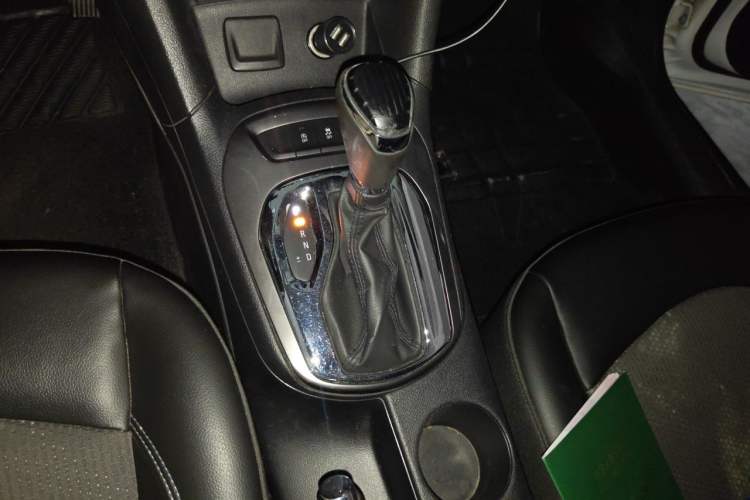 Used Chevrolet Cruze 2016 1.5L Automatic Luxury Edition Gear Lever