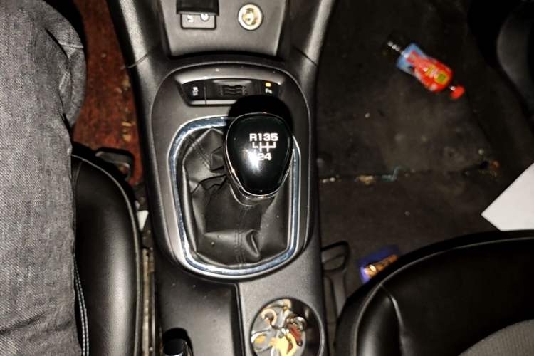 Used Chevrolet Cruze 2016 1.5L Manual Elite Edition Gear Lever