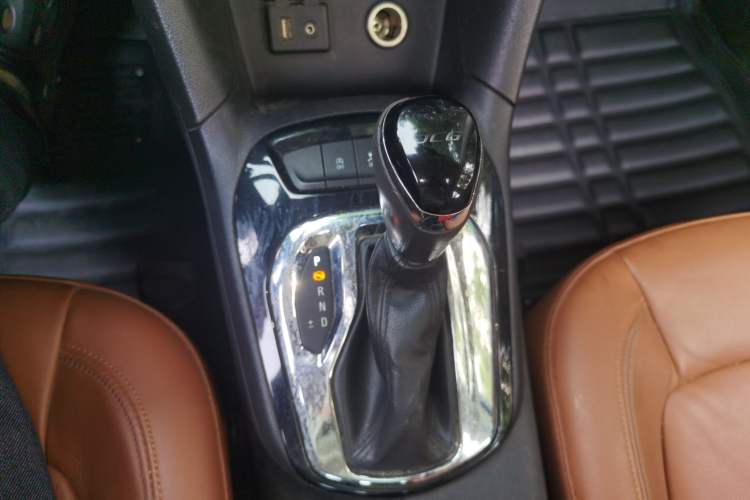 Used Chevrolet Cruze 2016 1.4T DCG Luxury Edition Gear Lever