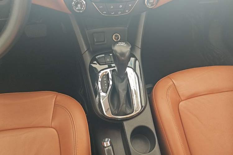 Used Chevrolet Cruze 2016 1.4T DCG Luxury Edition Gear Lever