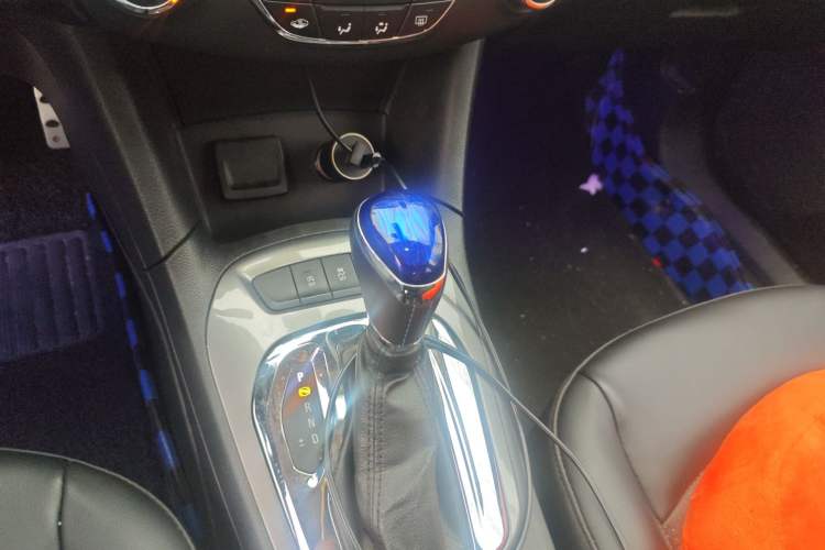 Used Chevrolet Cruze 2016 1.5L Automatic Luxury Edition Gear Lever