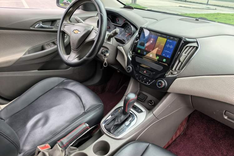 Used Chevrolet Cruze 2016 1.5L Automatic Stylish Sunroof Version Gear Lever