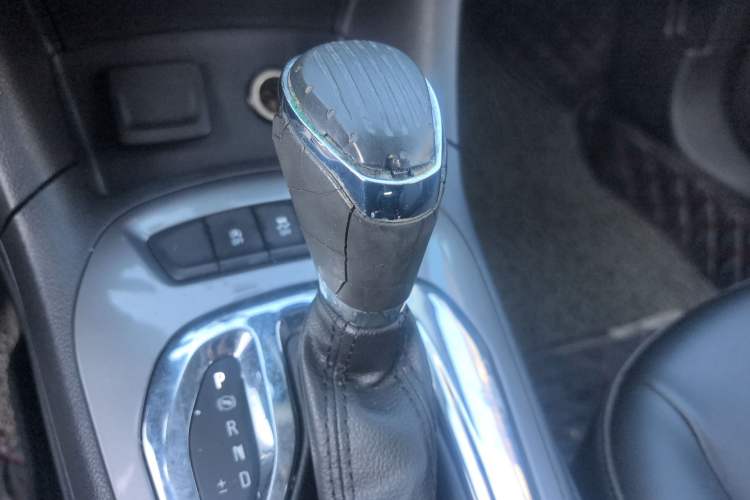 Used Chevrolet Cruze 2016 1.5L Automatic Luxury Edition Gear Lever