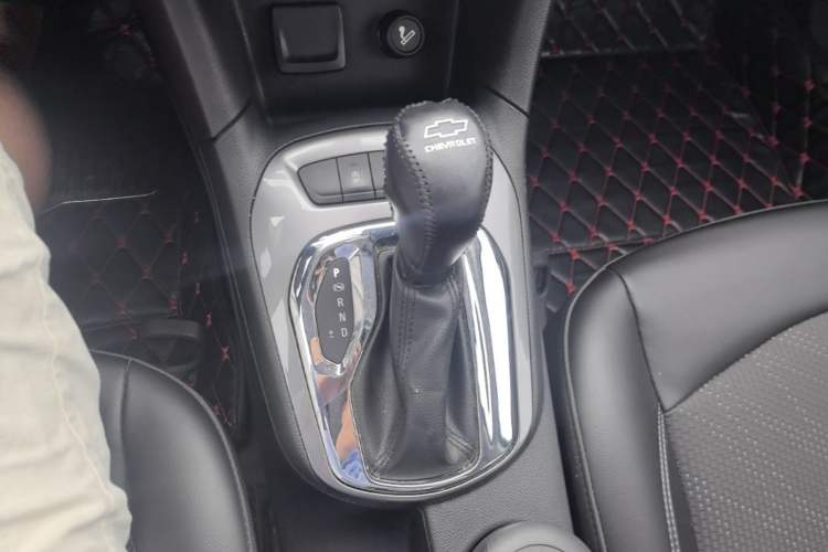 Used Chevrolet Cruze 2016 1.5L Automatic Luxury Edition Gear Lever