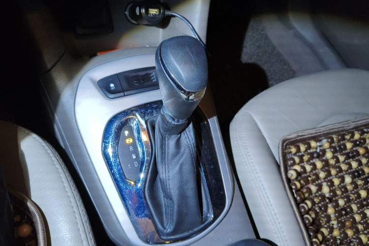 Used Chevrolet Cruze 2016 1.5L Automatic Stylish Sunroof Version Gear Lever